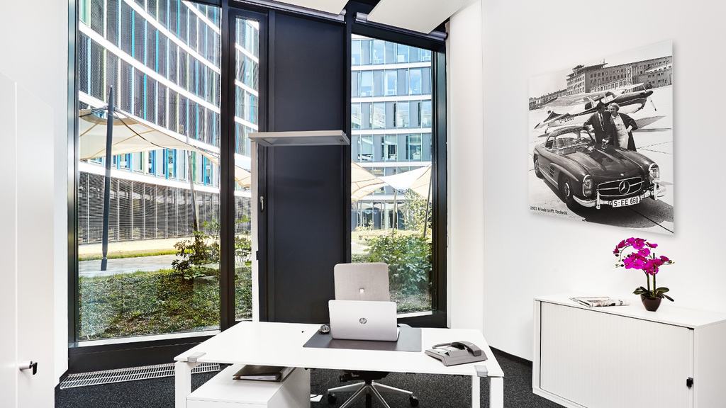 Arbeitsplatz im Stuttgarter Büro von LKC International